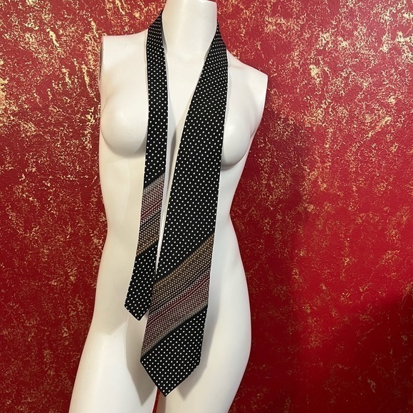 MISSONI NAVY BLUE WOOL SILK HEARTS NECKTIE - Picture 1 of 8